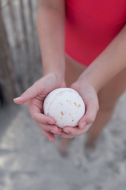 OATMEAL MILK & HONEY BATH BOMB